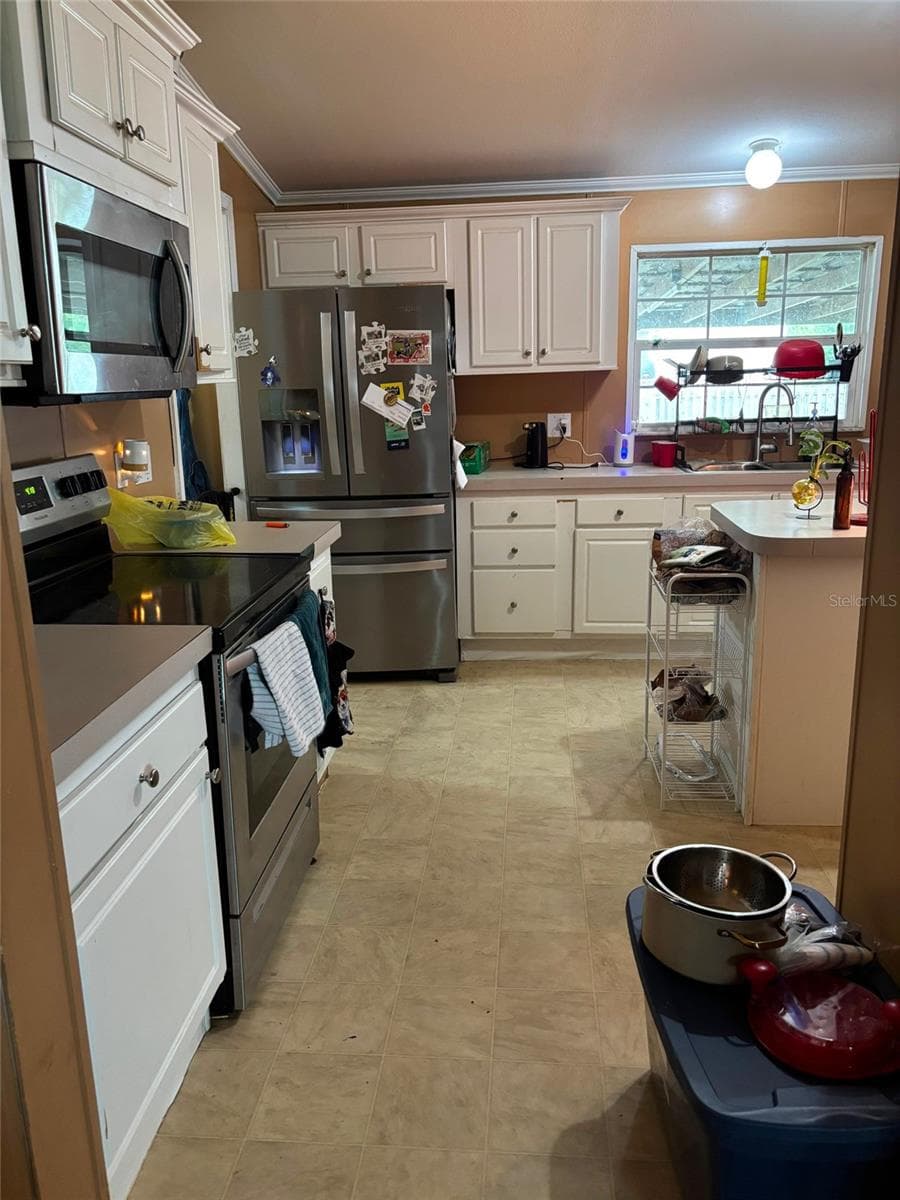 Manufactured Home at 201 E MAXANNA, SEBRING, photo 5 of 9