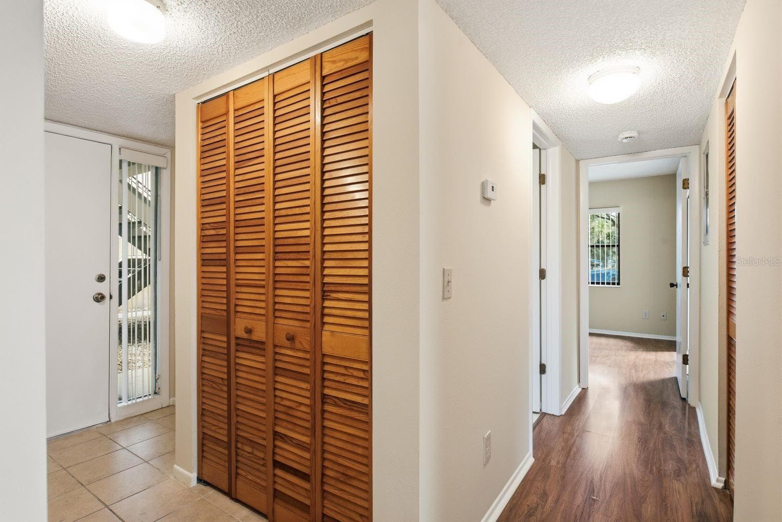 Front Entryway - 10 WOODLAKE PL, OLDSMAR