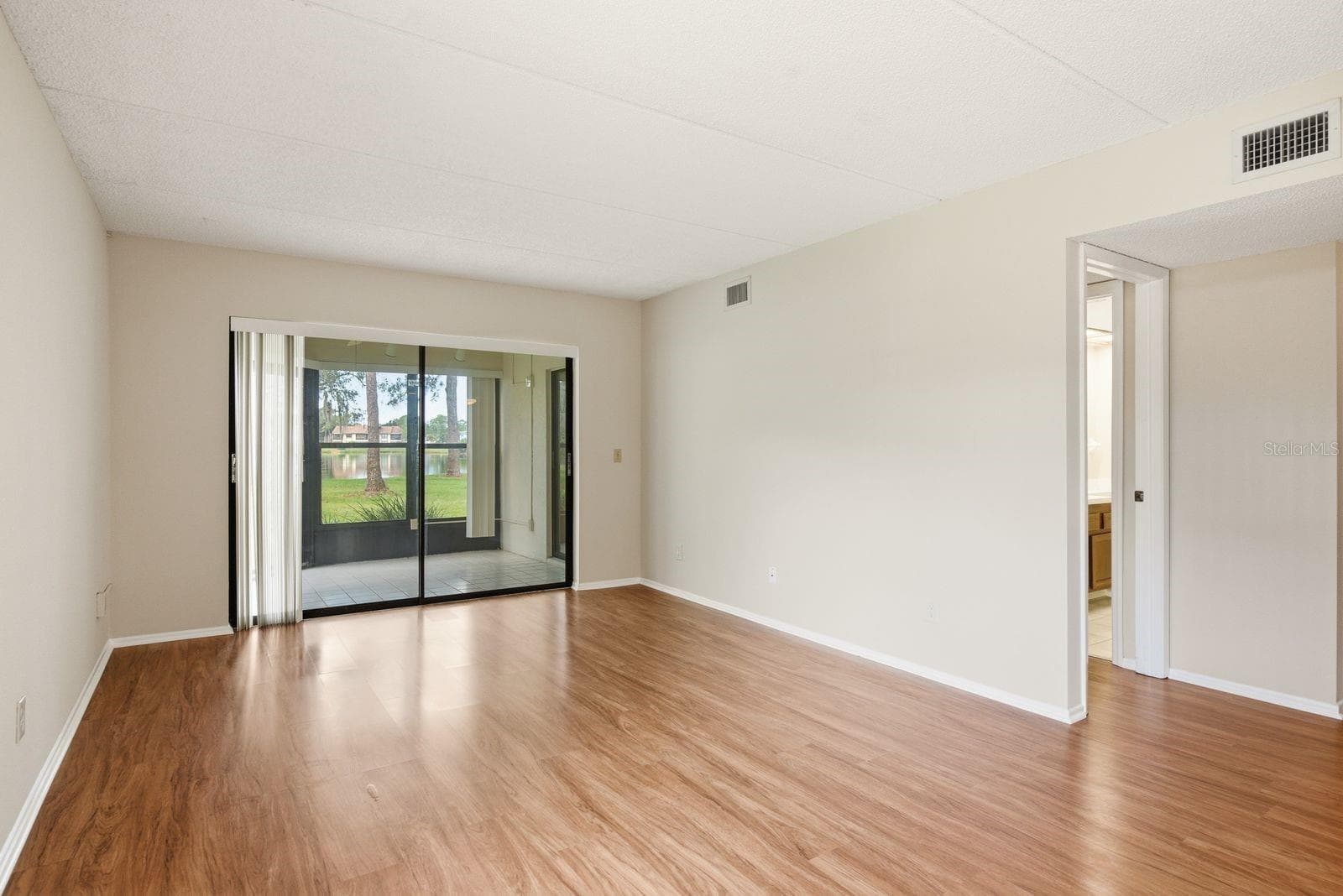 Living room - 10 WOODLAKE PL, OLDSMAR