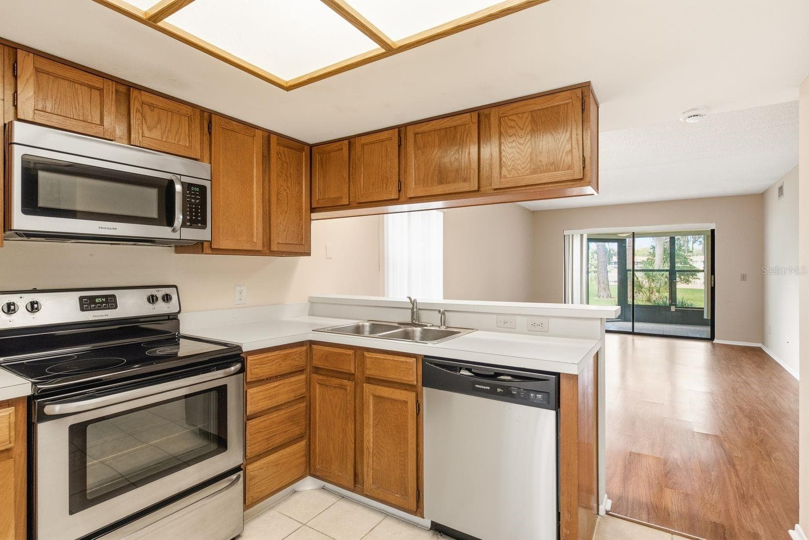 Kitchen - 10 WOODLAKE PL, OLDSMAR