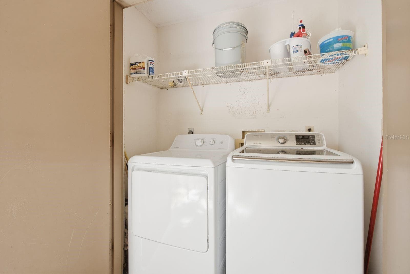 laundry - 10 WOODLAKE PL, OLDSMAR