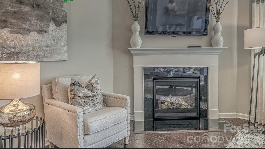 Single Family Residence at 1530 Swallow Tail Drive, Belmont, photo 7 of 18
