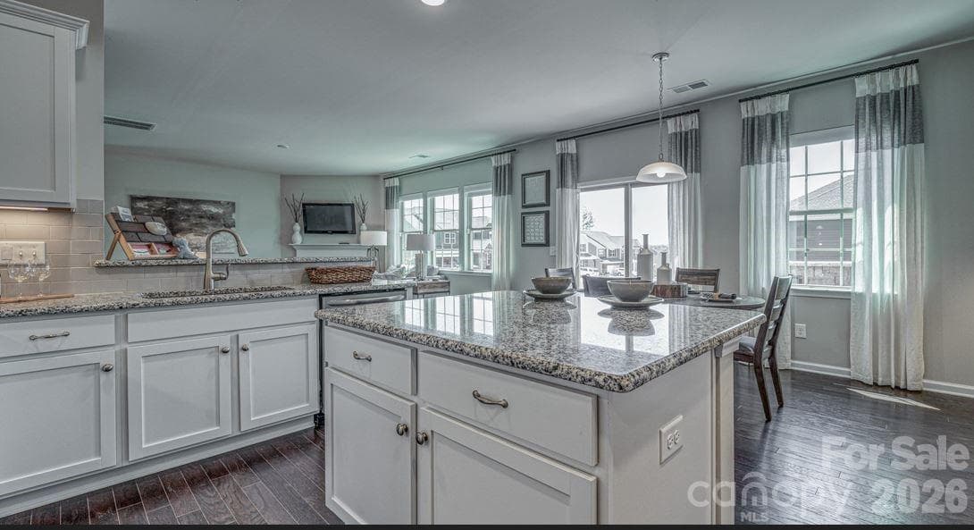 Single Family Residence at 1530 Swallow Tail Drive, Belmont, photo 8 of 18