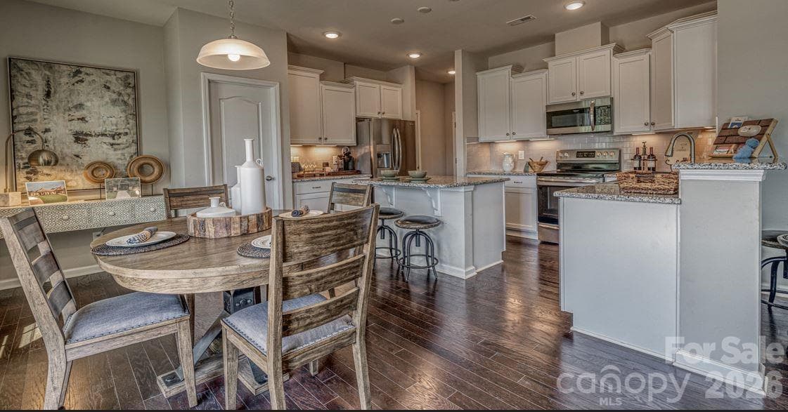 Single Family Residence at 1530 Swallow Tail Drive, Belmont, photo 9 of 18
