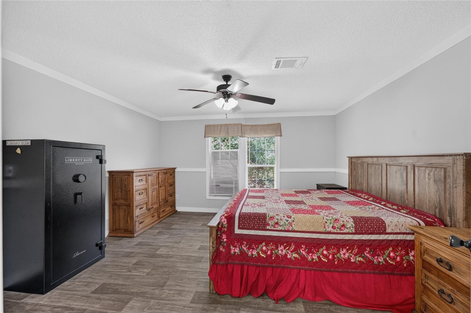 Manufactured Home at 4830 NE 121 AVE, WILLISTON, photo 7 of 51