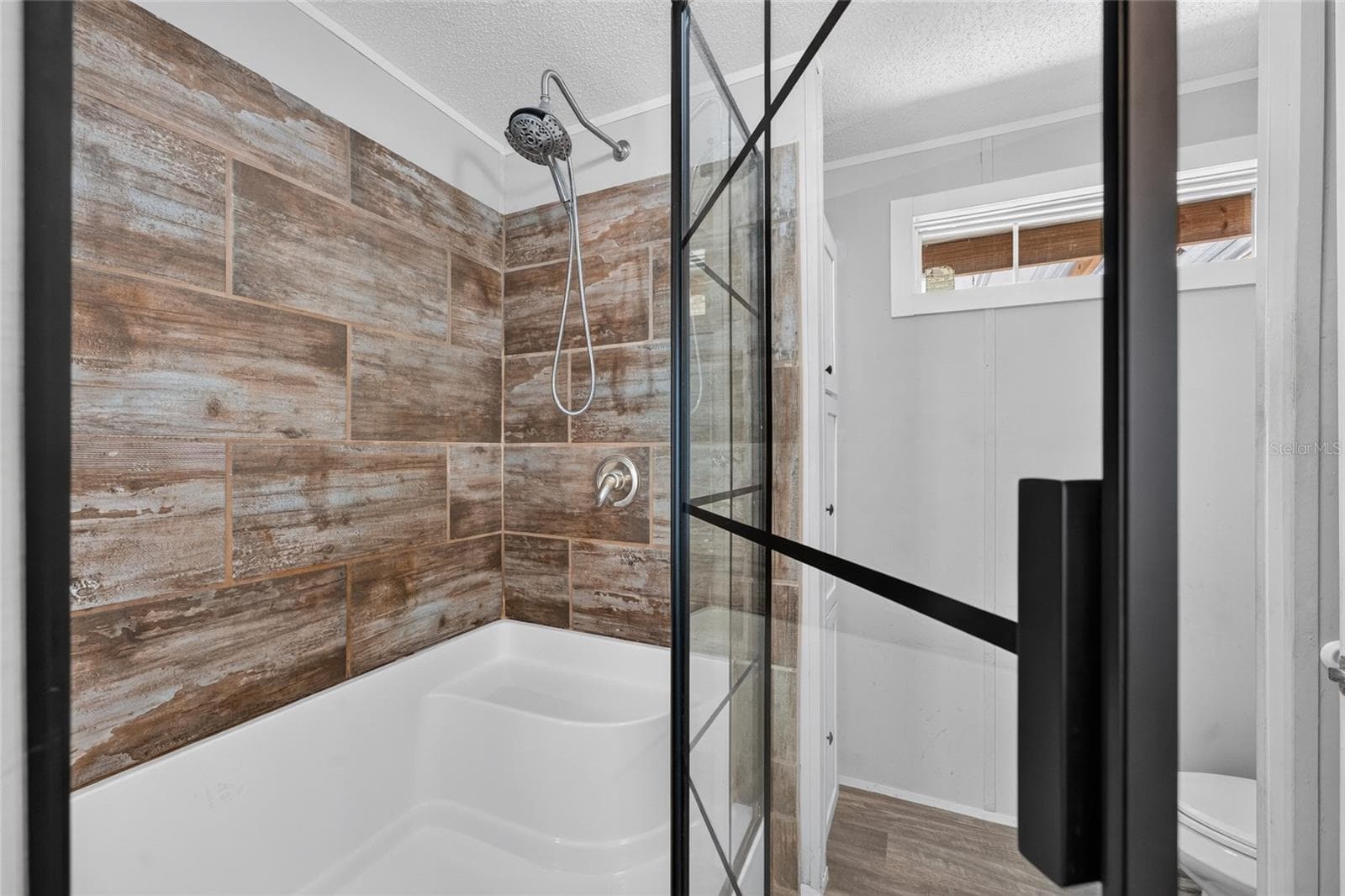 Manufactured Home at 4830 NE 121 AVE, WILLISTON, photo 9 of 51