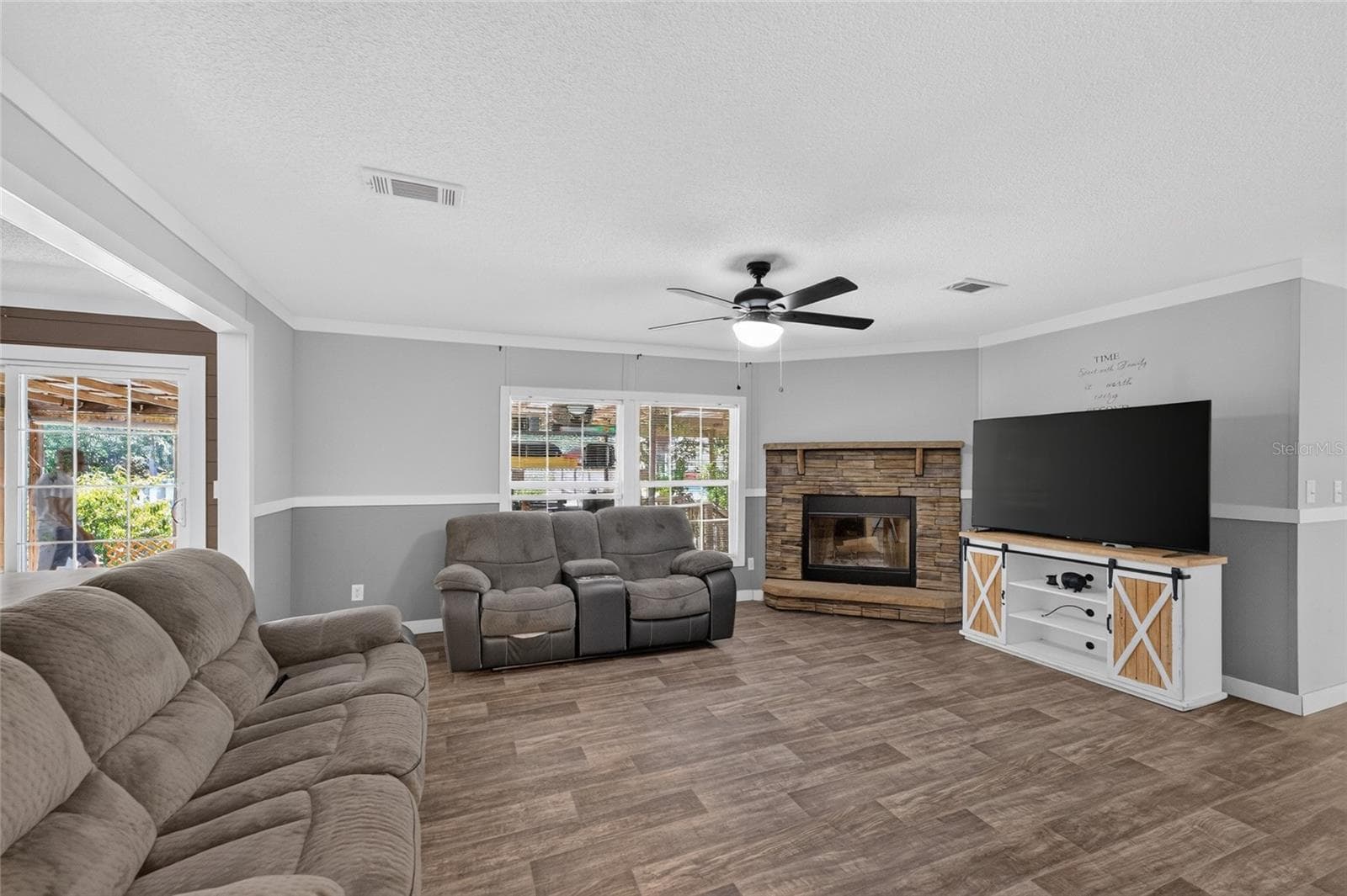 Manufactured Home at 4830 NE 121 AVE, WILLISTON, photo 10 of 51