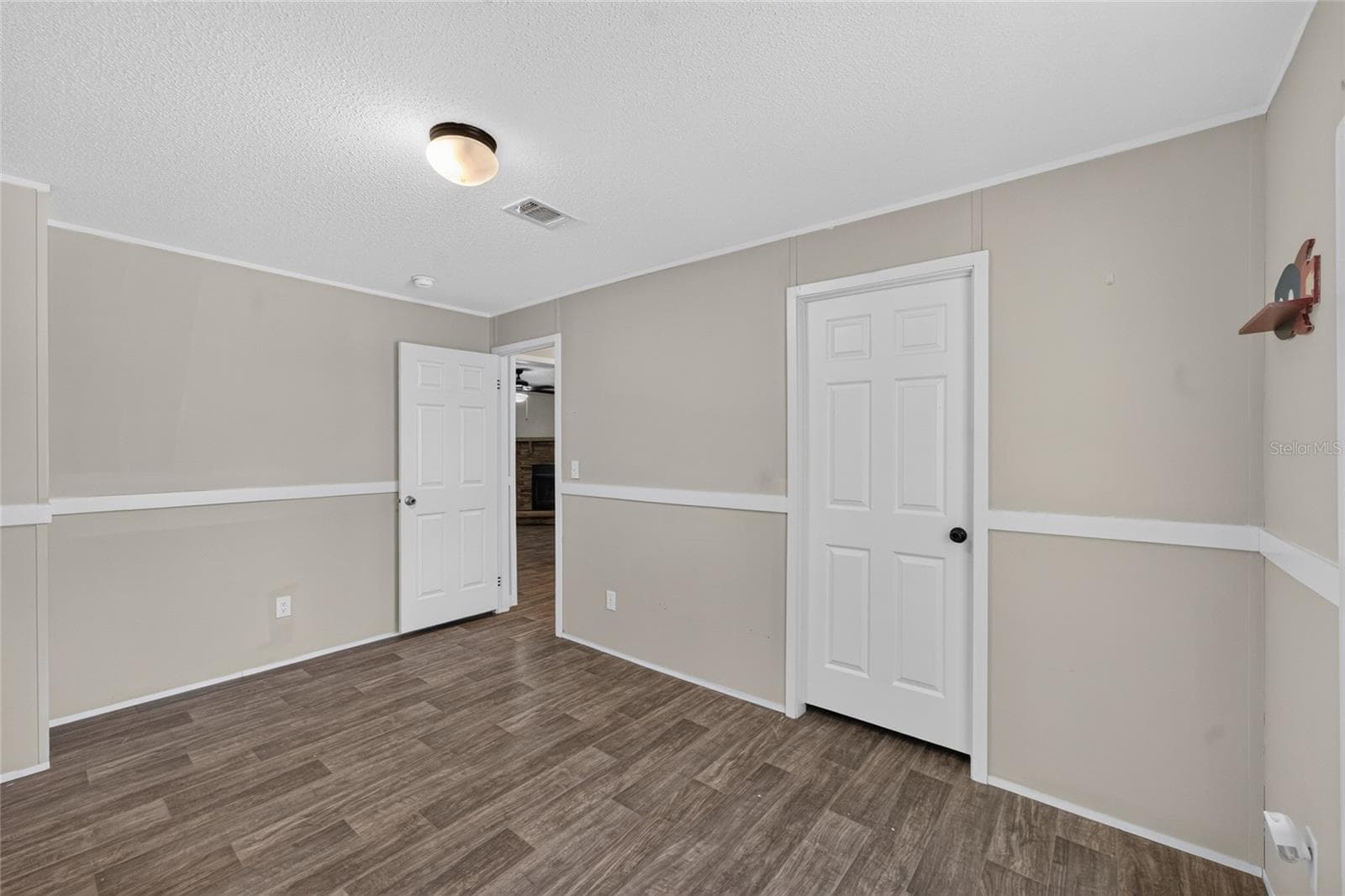 Manufactured Home at 4830 NE 121 AVE, WILLISTON, photo 16 of 51