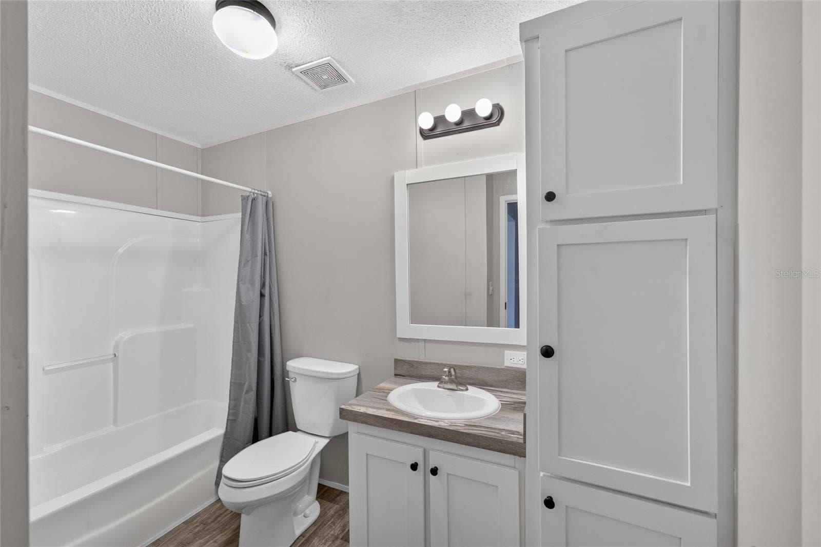 Manufactured Home at 4830 NE 121 AVE, WILLISTON, photo 26 of 51