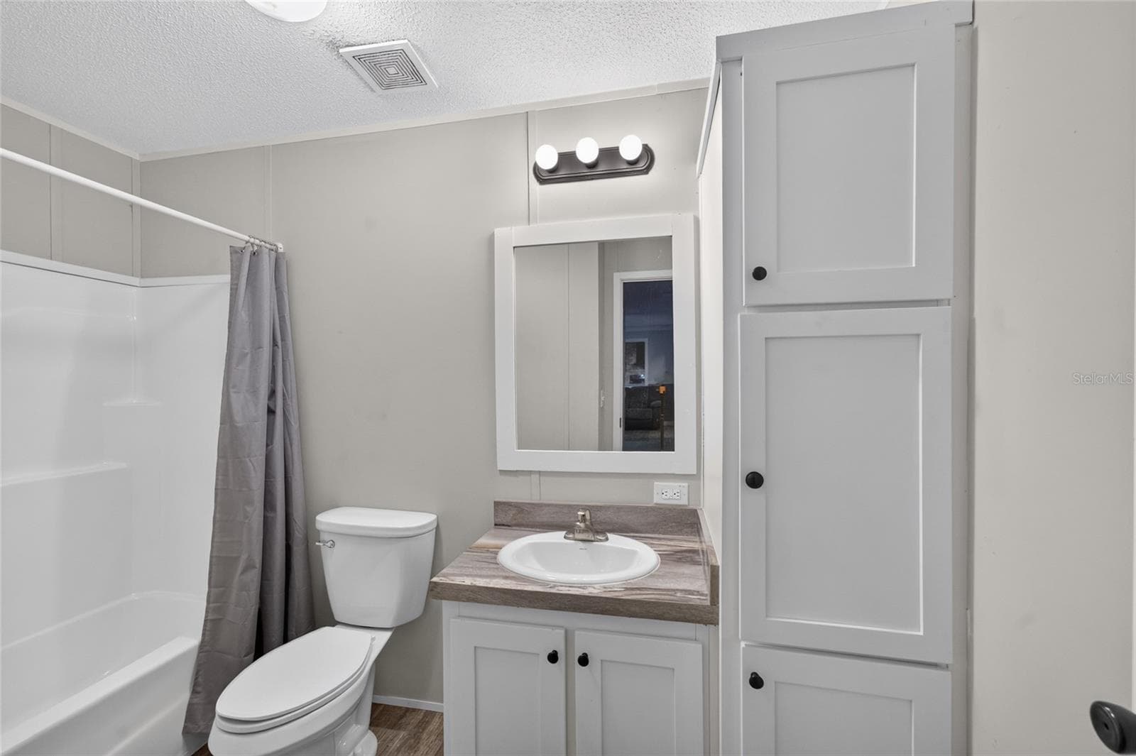 Manufactured Home at 4830 NE 121 AVE, WILLISTON, photo 27 of 51