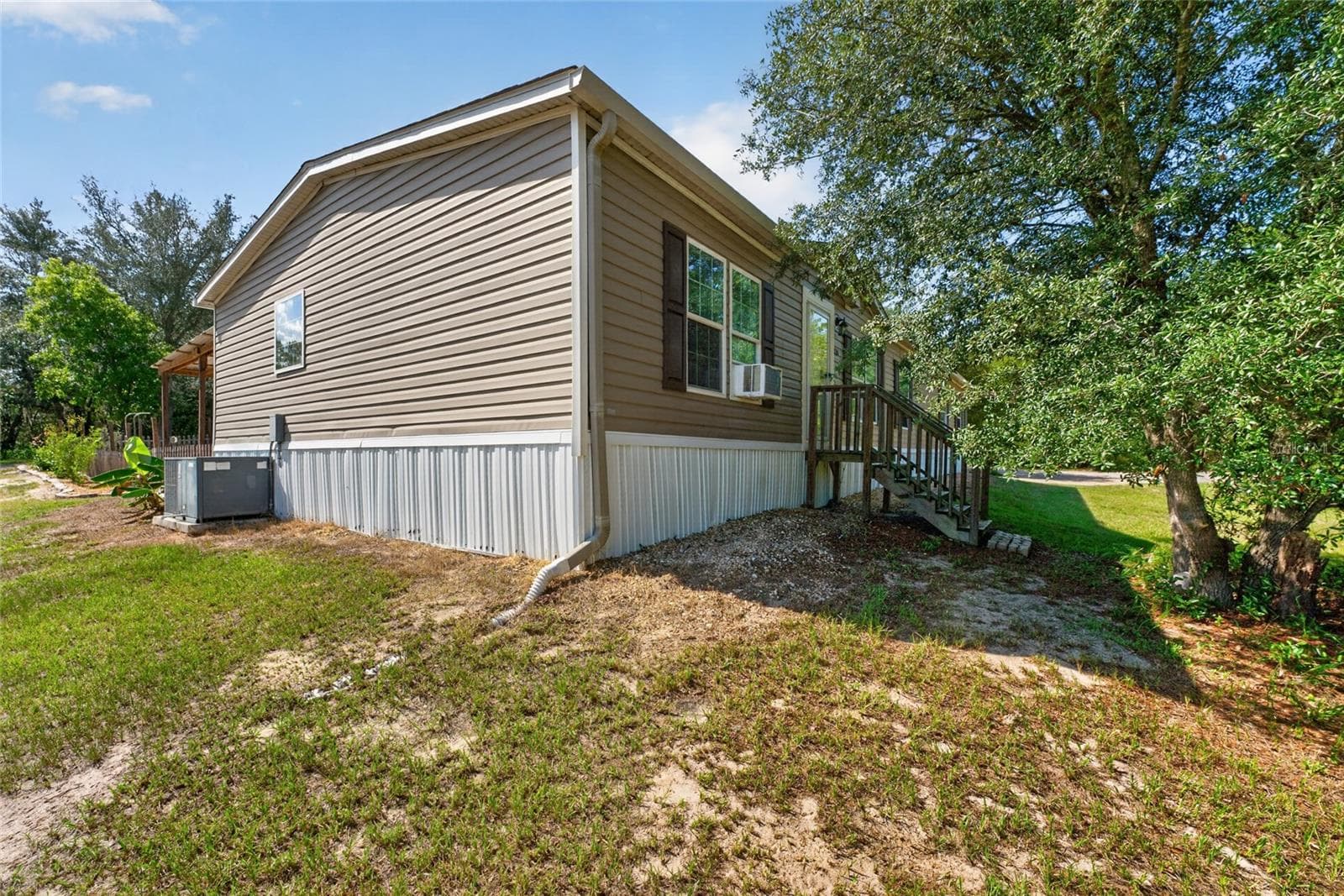 Side - 4830 NE 121 AVE, WILLISTON