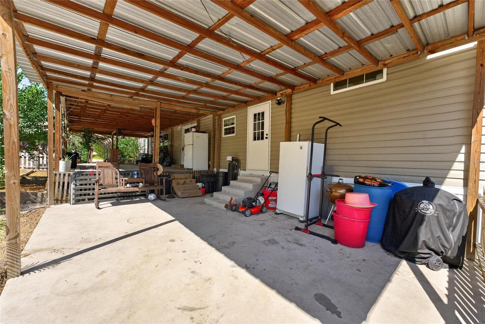 Back Patio - 4830 NE 121 AVE, WILLISTON