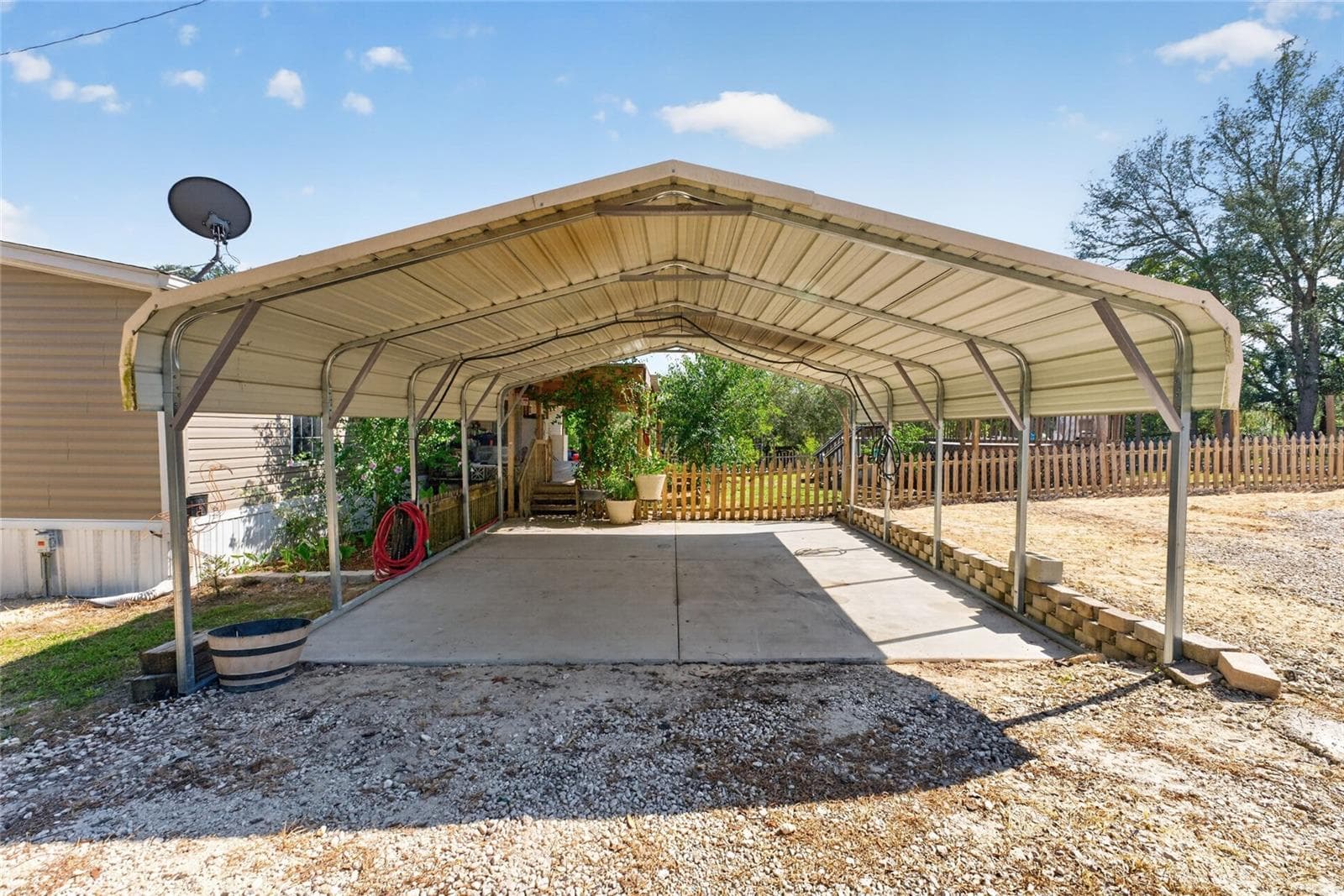 Carport - 4830 NE 121 AVE, WILLISTON
