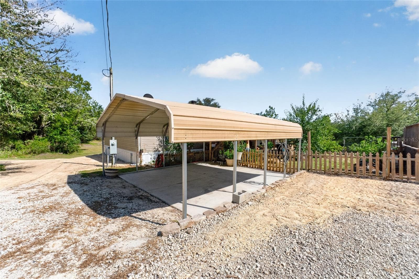 Carport - 4830 NE 121 AVE, WILLISTON