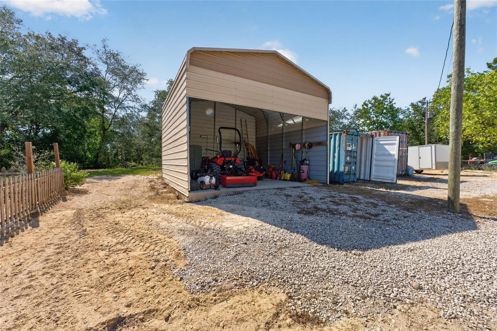 Detached shop / garage - 4830 NE 121 AVE, WILLISTON