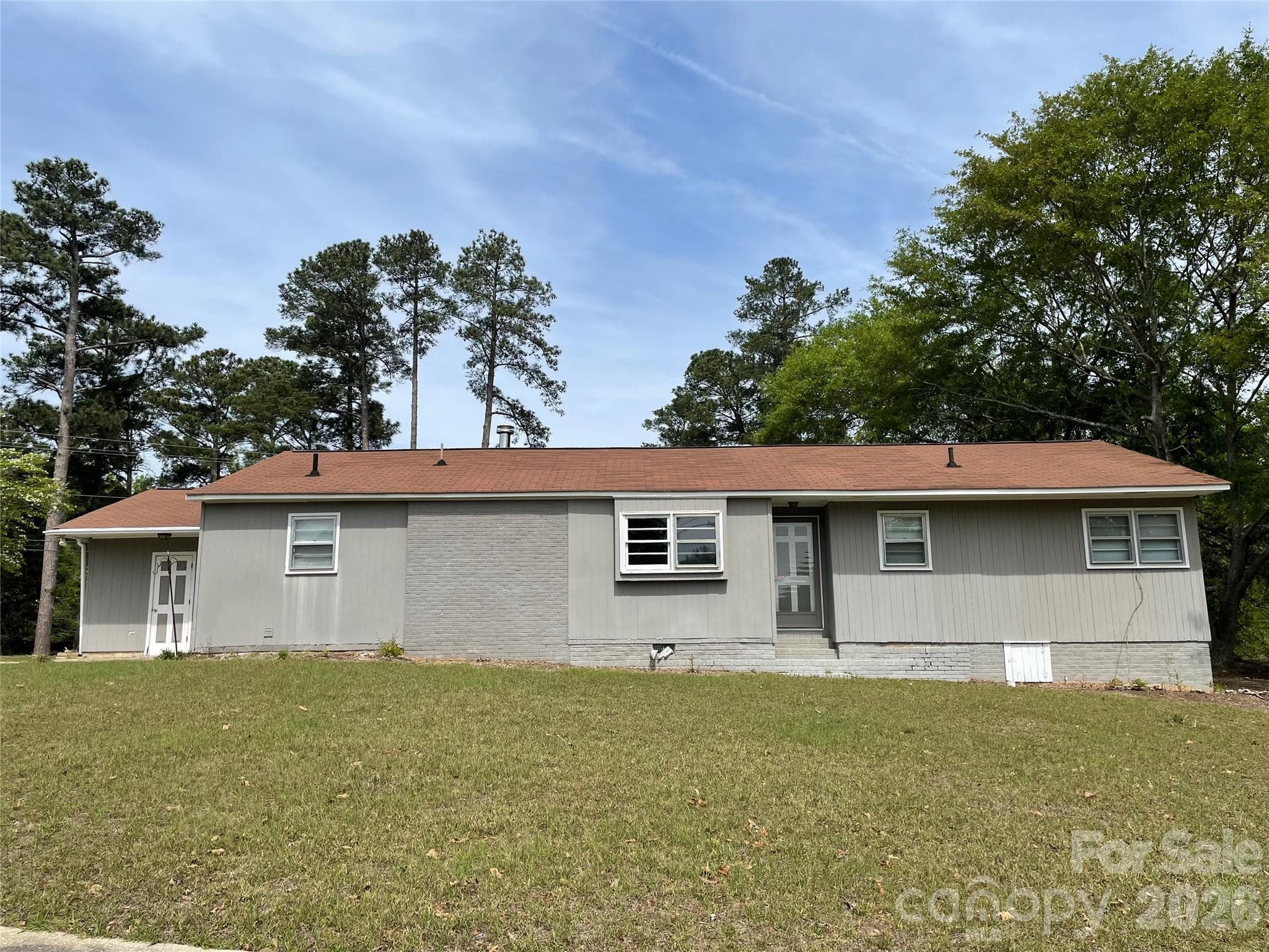 Single Family Residence at 510 W Welsh Street, Kershaw, photo 3 of 23