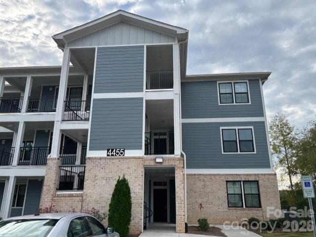 Condominium at 4455 Reed Creek Drive, Sherrills Ford, photo 2 of 19