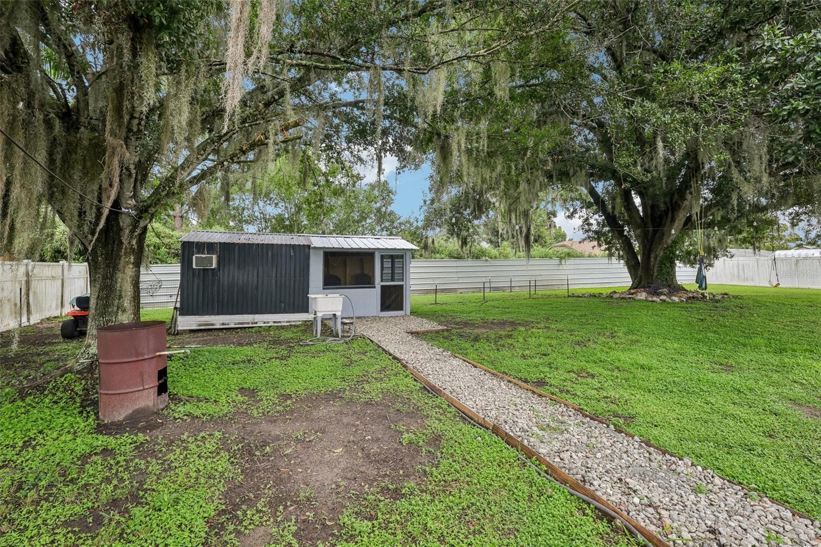 Manufactured Home at 8620 INDIAN RIDGE TRL, LAKELAND, photo 25 of 33