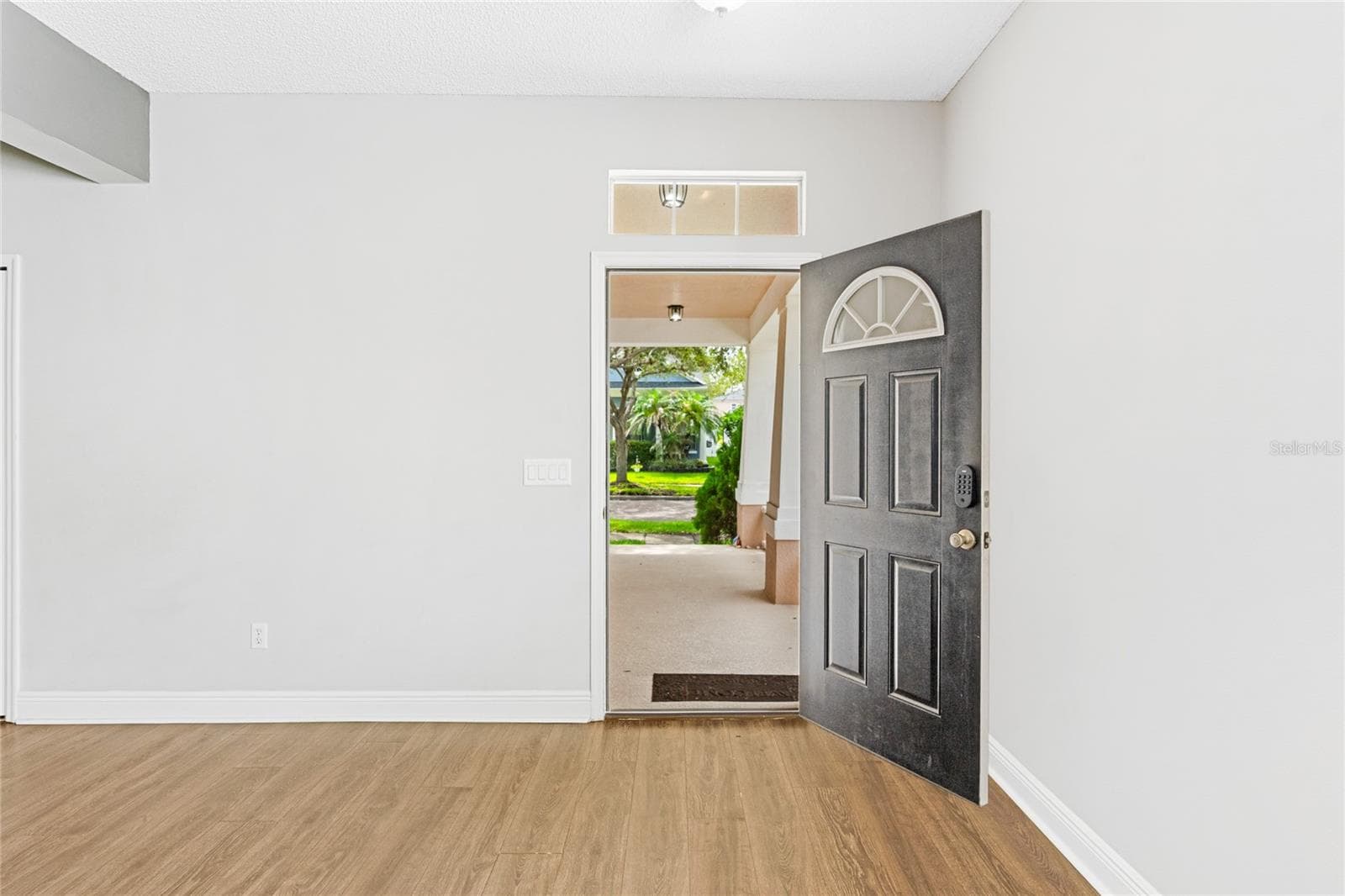 Single Family Residence at 14475 JAMAICA DOGWOOD DR, ORLANDO, photo 14 of 39