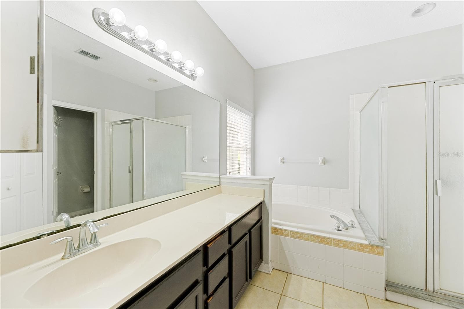 Single Family Residence at 14475 JAMAICA DOGWOOD DR, ORLANDO, photo 30 of 39