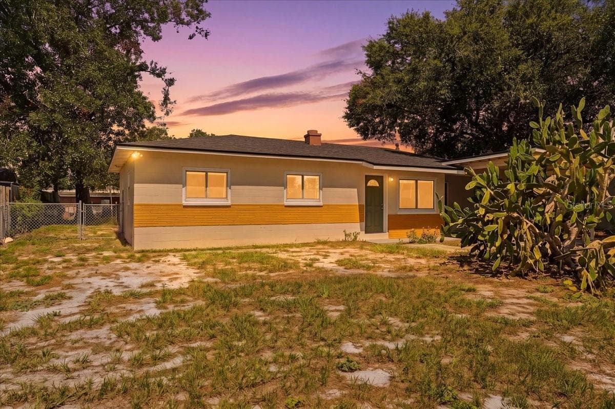 Single Family Residence at 813 ELLERBE WAY, LAKELAND, photo 5 of 47