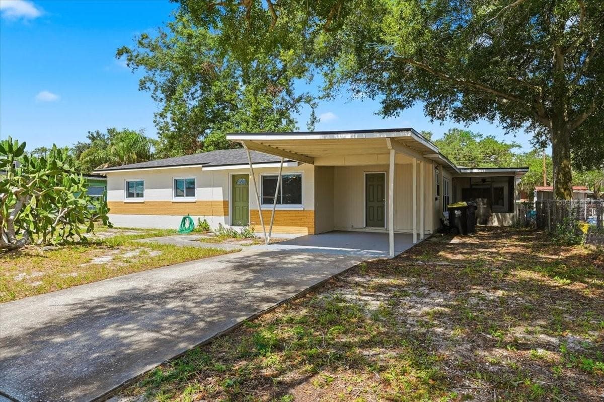 Single Family Residence at 813 ELLERBE WAY, LAKELAND, photo 6 of 47