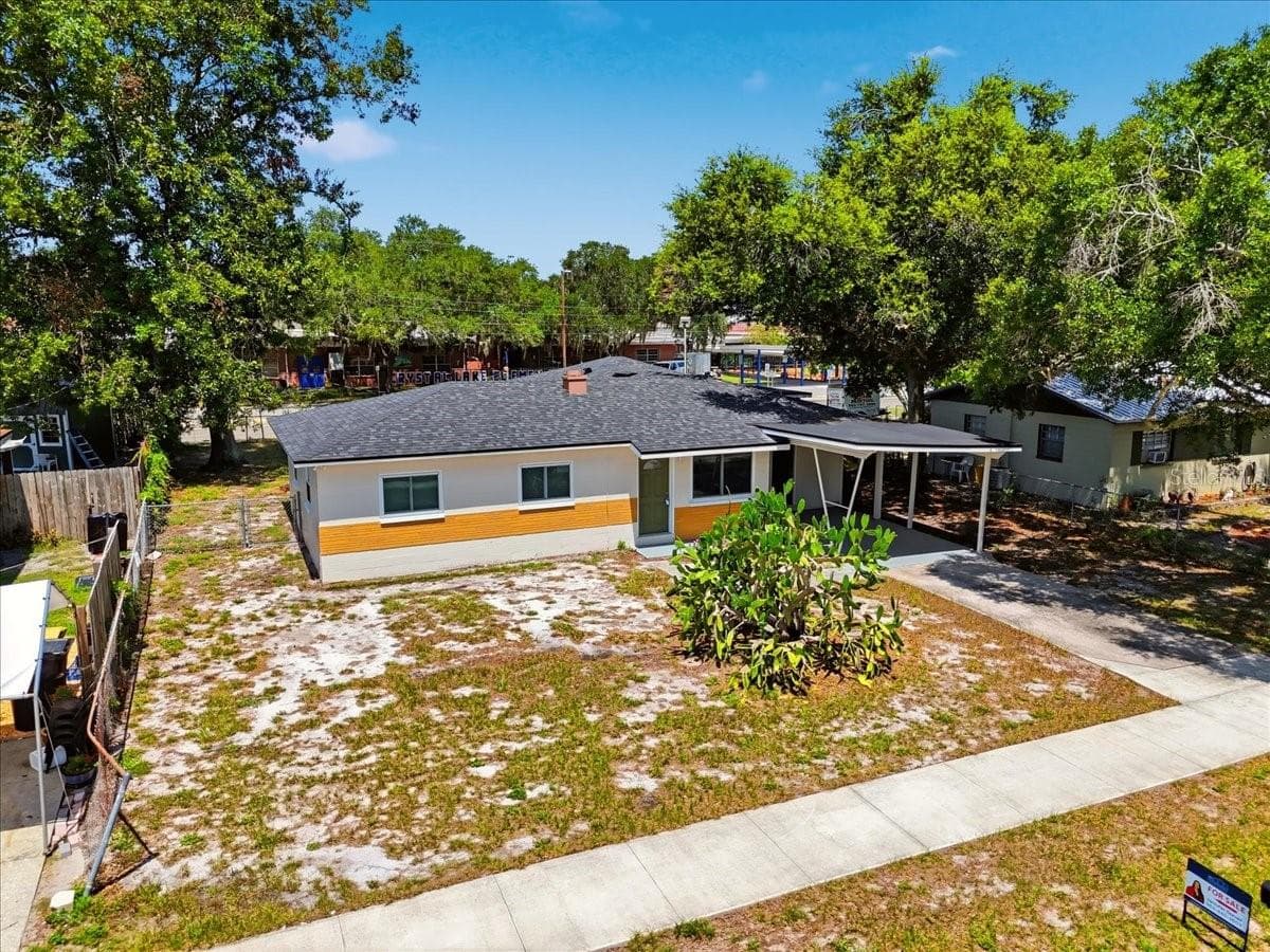 Single Family Residence at 813 ELLERBE WAY, LAKELAND, photo 9 of 47