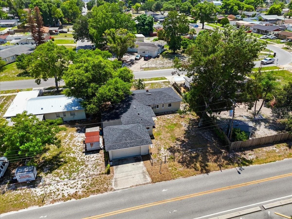 Single Family Residence at 813 ELLERBE WAY, LAKELAND, photo 12 of 47