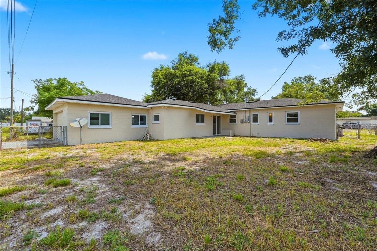Single Family Residence at 813 ELLERBE WAY, LAKELAND, photo 13 of 47