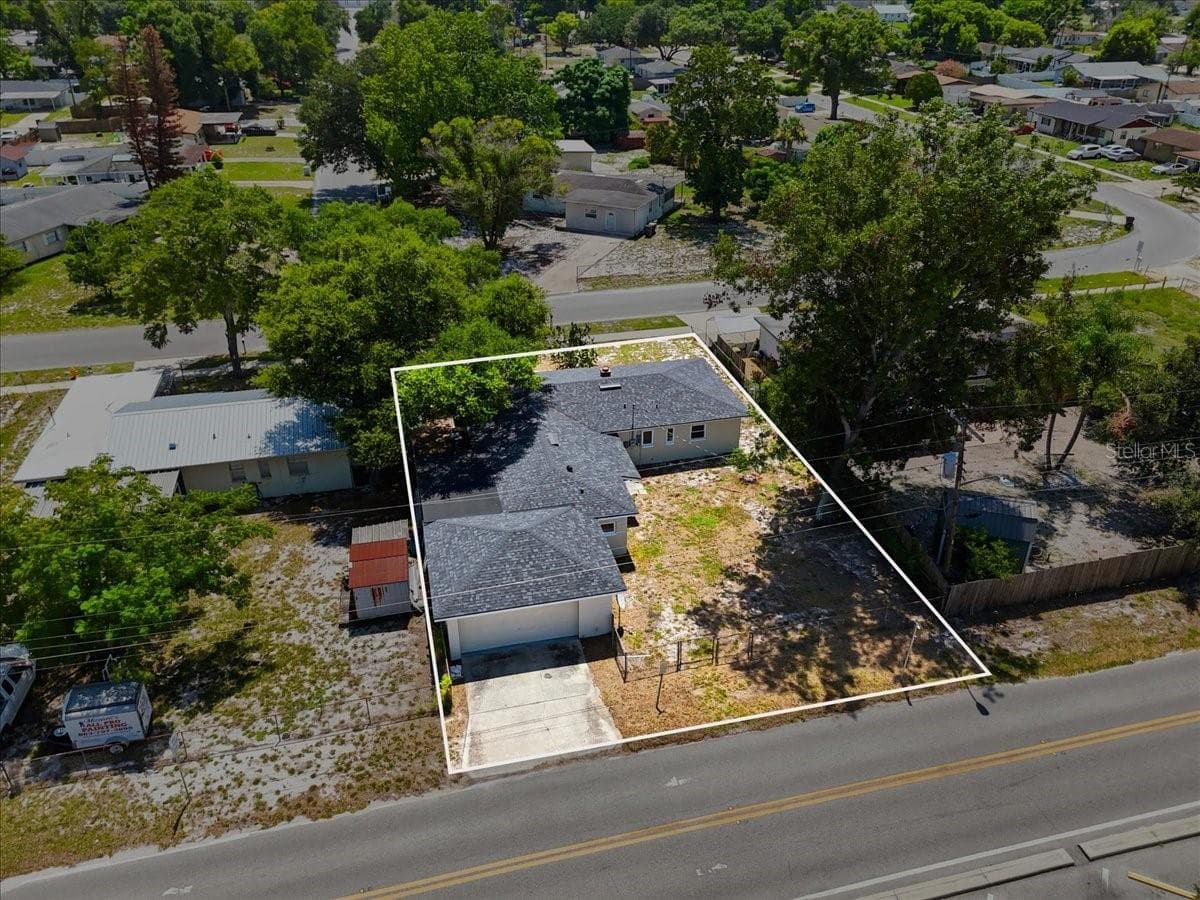 Single Family Residence at 813 ELLERBE WAY, LAKELAND, photo 18 of 47