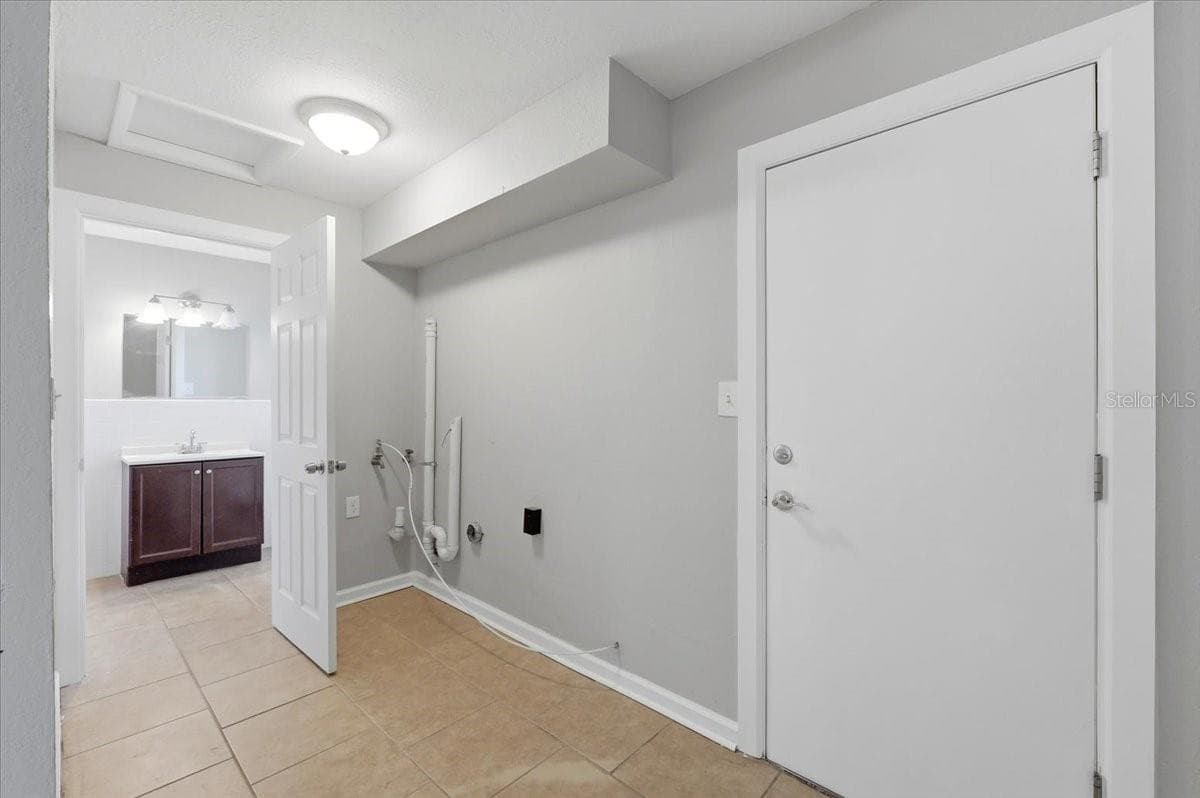 Single Family Residence at 813 ELLERBE WAY, LAKELAND, photo 43 of 47