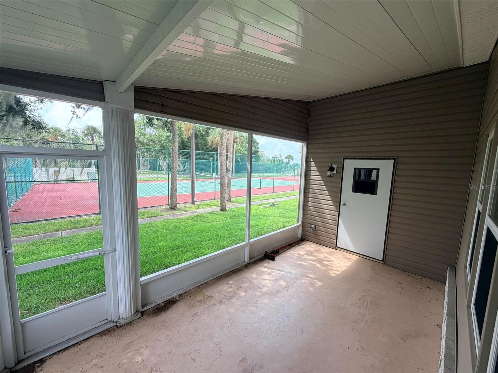 Back lanai - 141 VICTORIA DR, HAINES CITY