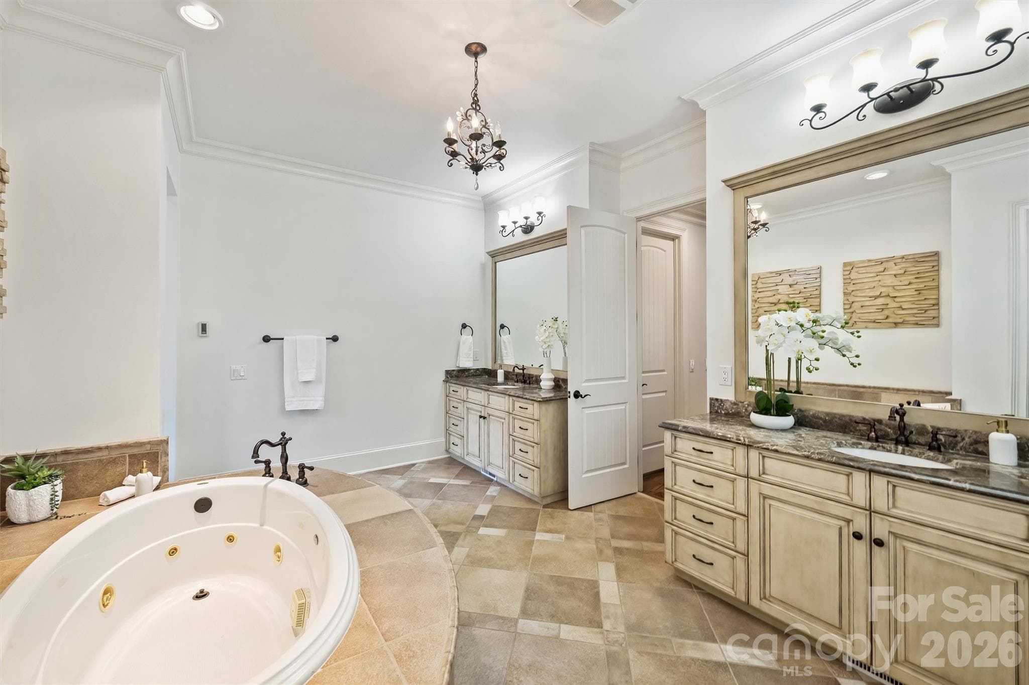 En Suite Bath - 6223 Calley Glenn Lane, Charlotte