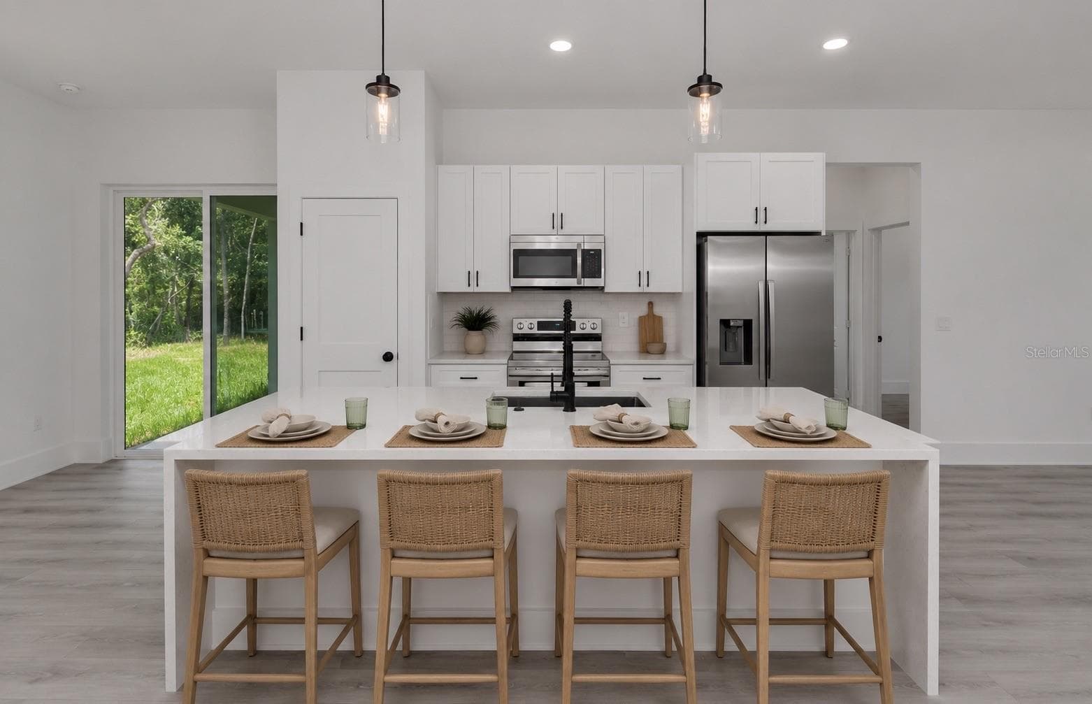 virtual - 219 E CALDWELL DR, DUNNELLON