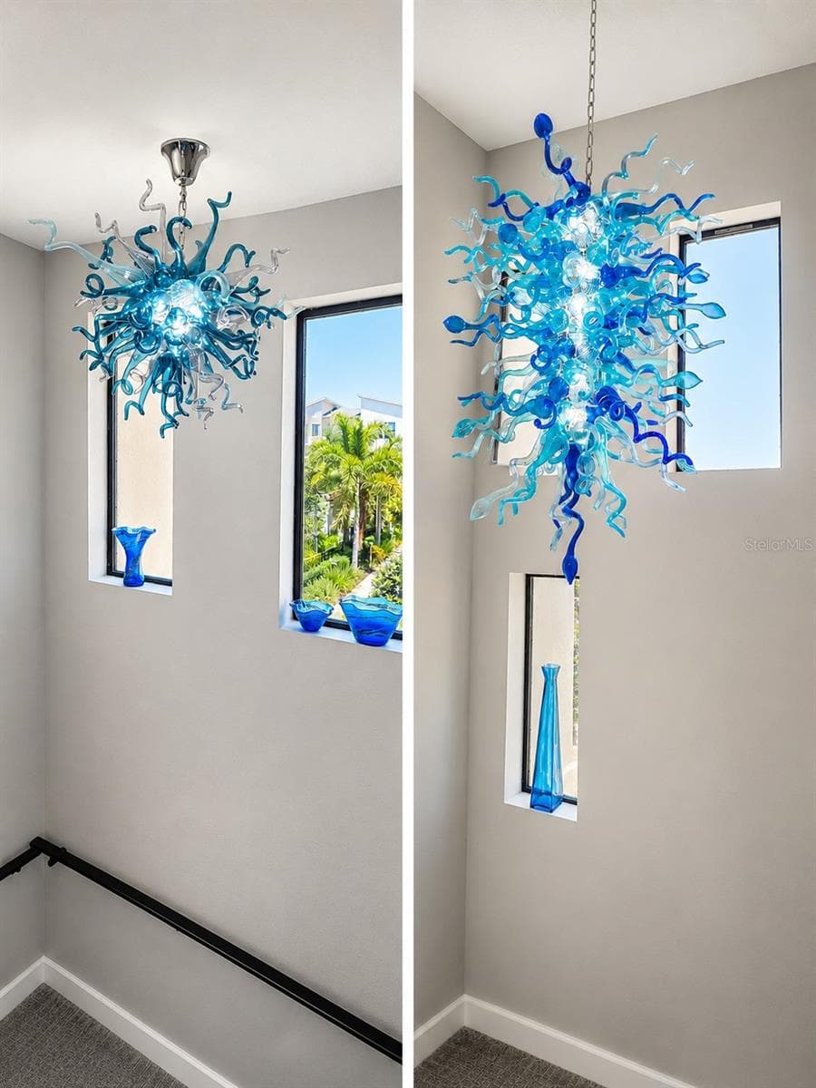 2 Authentic Dale Chihuly Pieces in Stairways - 2521 11TH PL N, ST PETERSBURG