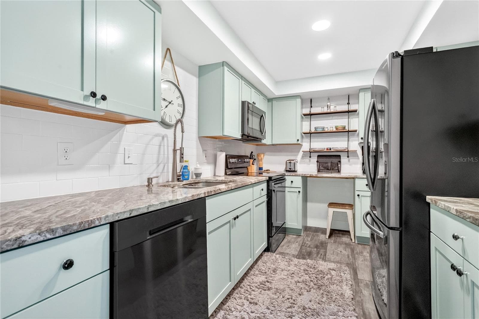 Condominium at 255 DOLPHIN PT #407, CLEARWATER BEACH, photo 4 of 17