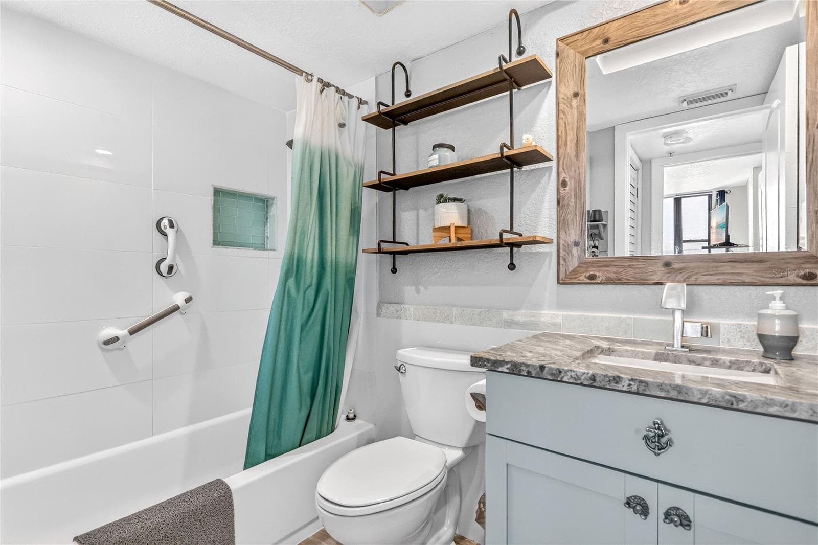 Condominium at 255 DOLPHIN PT #407, CLEARWATER BEACH, photo 9 of 17
