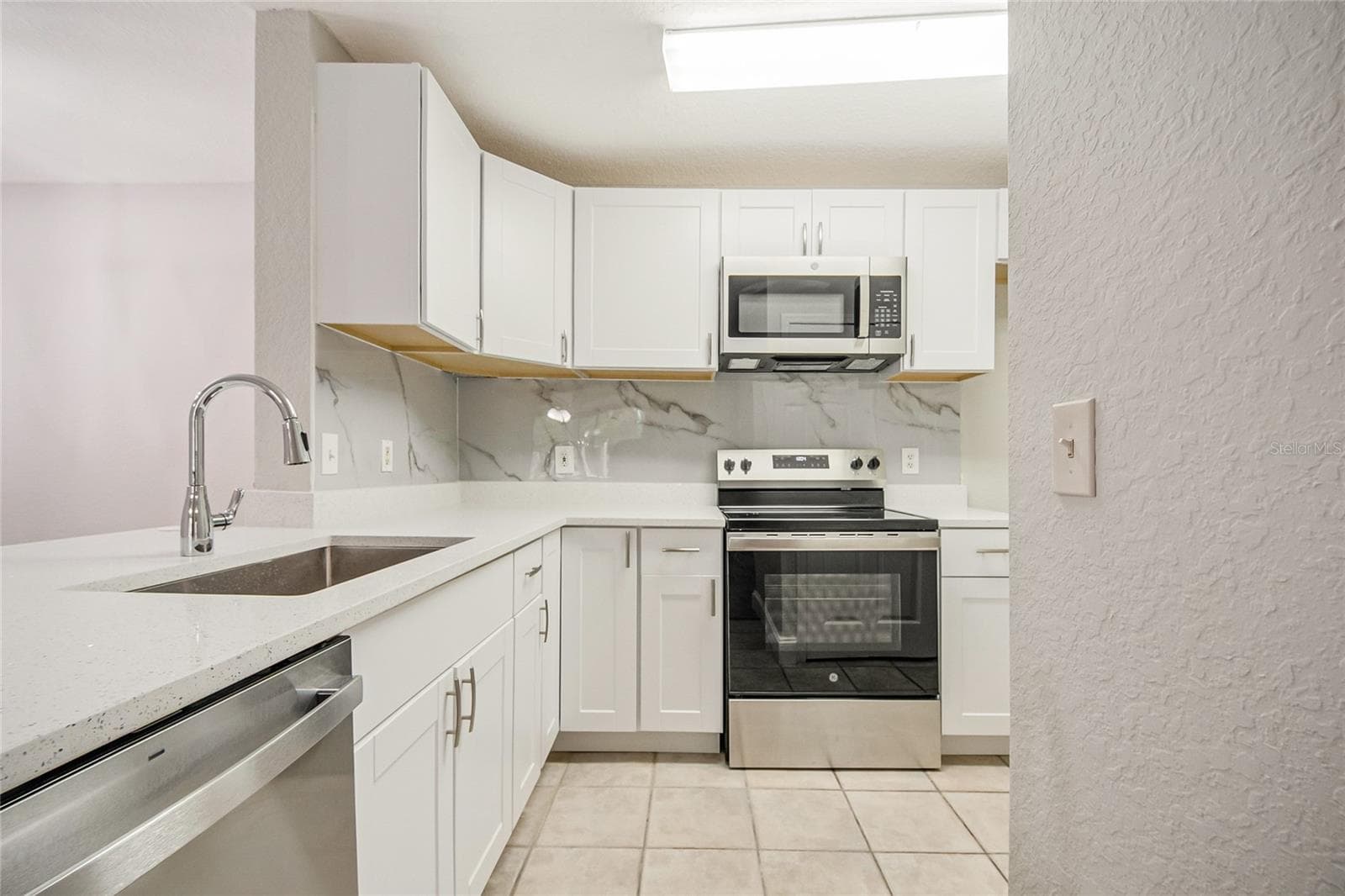 Condominium at 7511 SEURAT ST #10102, ORLANDO, photo 10 of 37