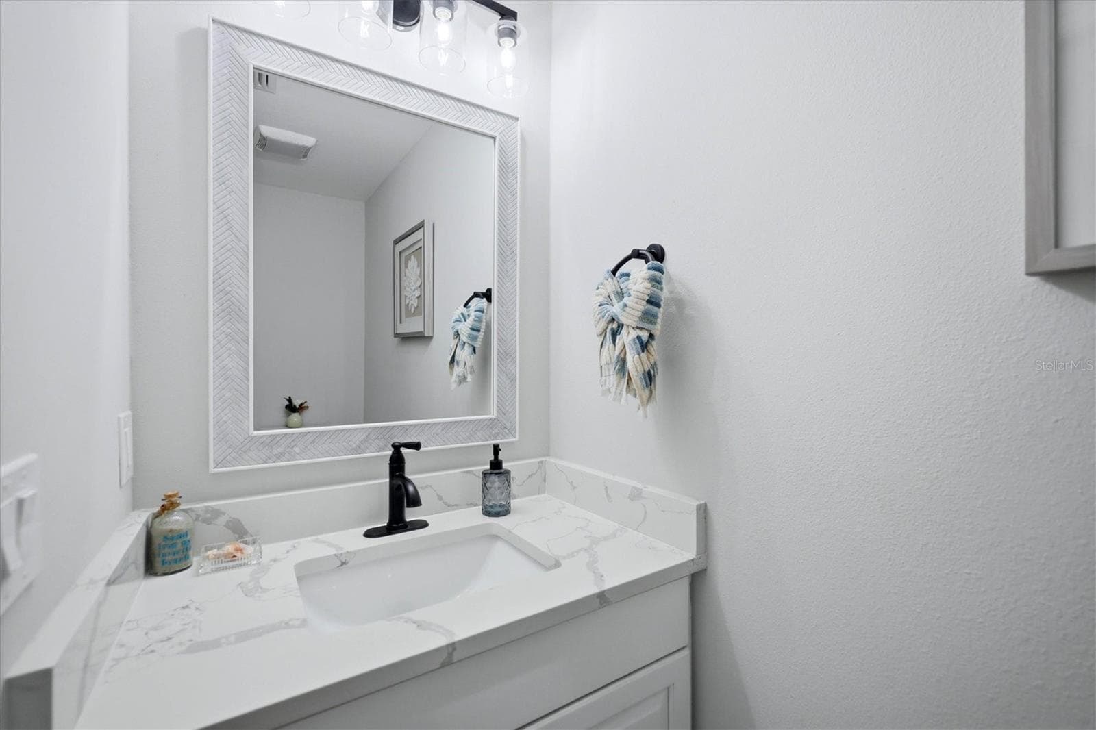 Powder bathroom 1st floor - 6904 74TH STREET CIR E, BRADENTON