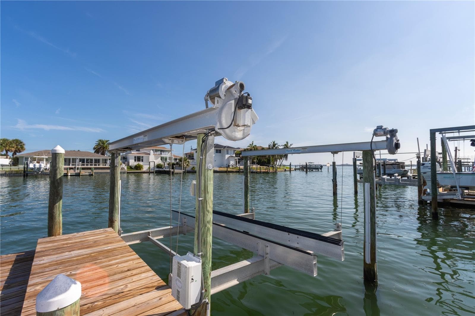 2 lots from the Intracoastal-New Bunkers-DEEP SAILBOATWATER, 13k Lift - 440 PALM IS SE, CLEARWATER BEACH