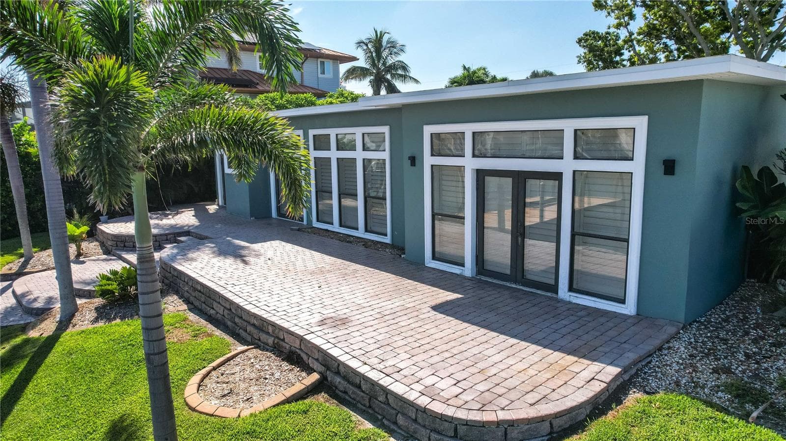 Single Family Residence at 440 PALM IS SE, CLEARWATER BEACH, photo 9 of 64