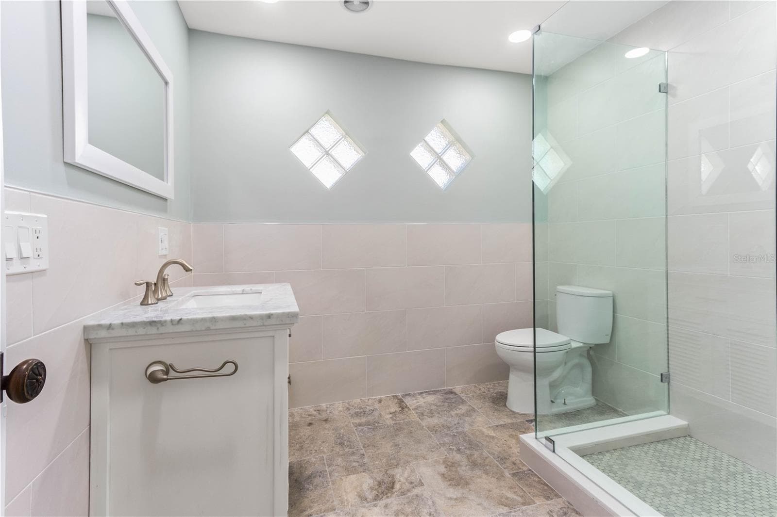 GUEST BATH - 440 PALM IS SE, CLEARWATER BEACH