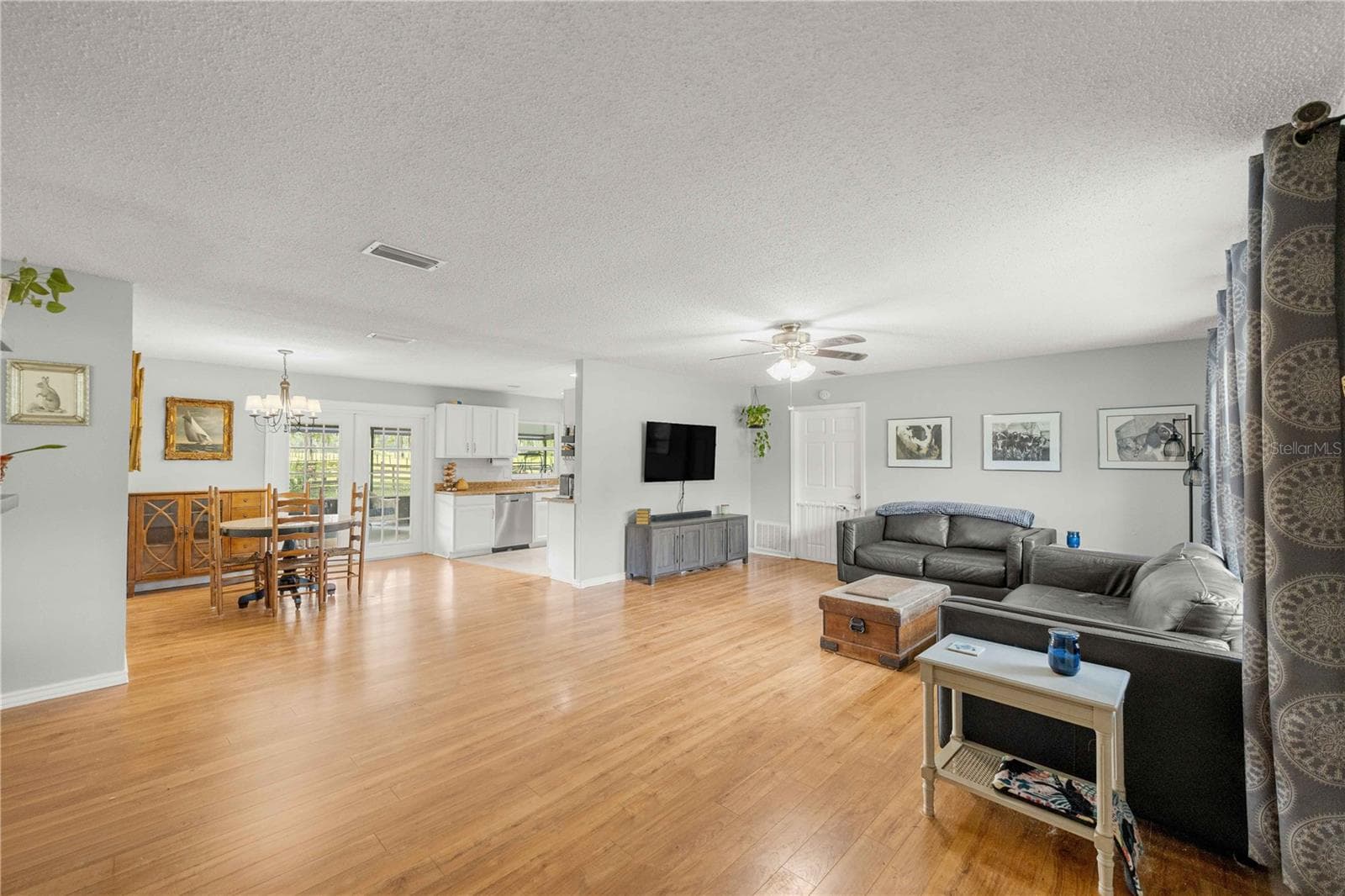 Living room - 15027 SW 91ST ST, ARCHER