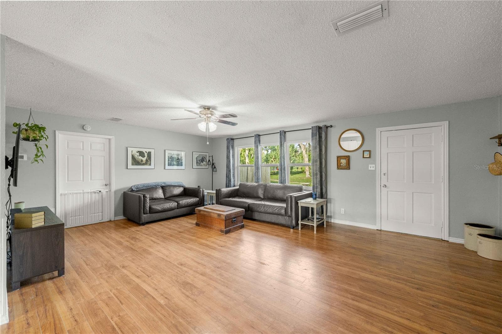 Living room - 15027 SW 91ST ST, ARCHER