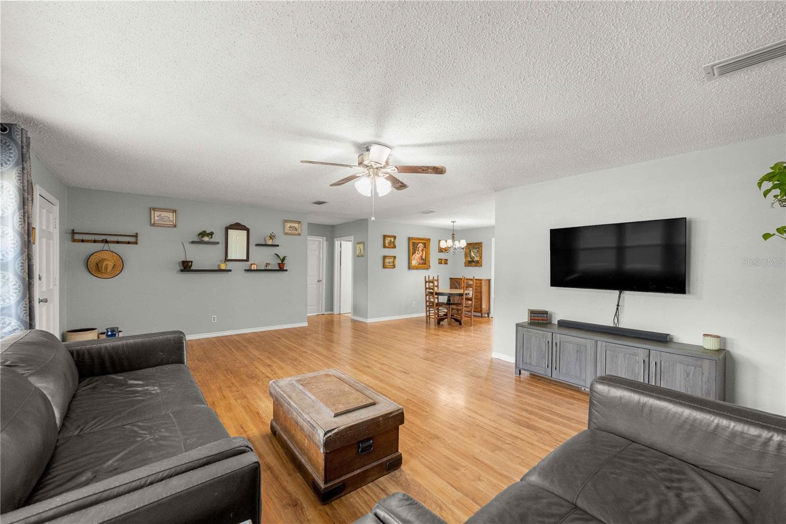 Living room - 15027 SW 91ST ST, ARCHER