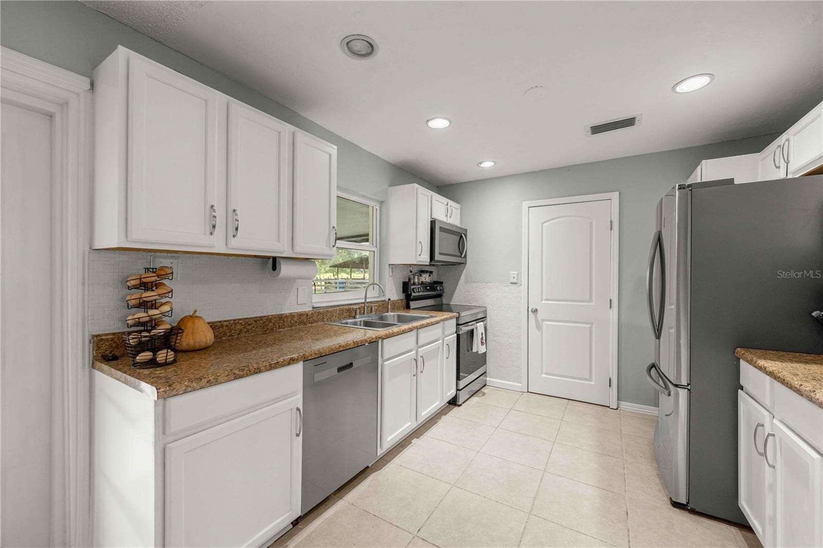 kitchen - 15027 SW 91ST ST, ARCHER