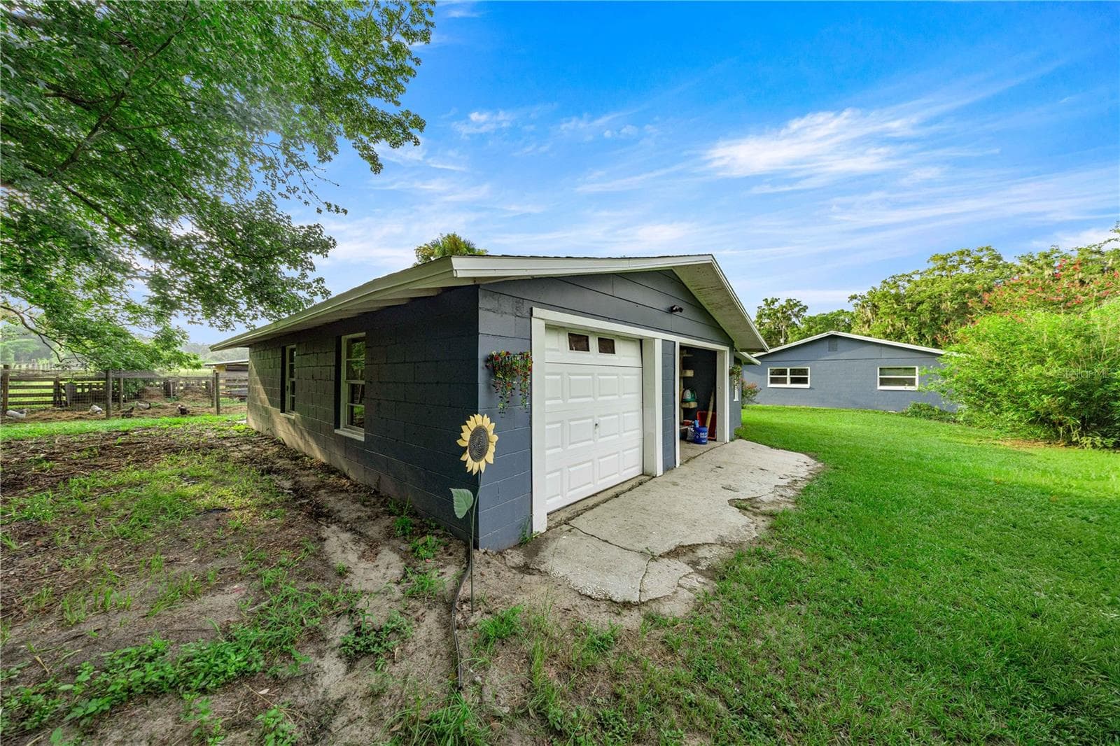 Two car garage - 15027 SW 91ST ST, ARCHER