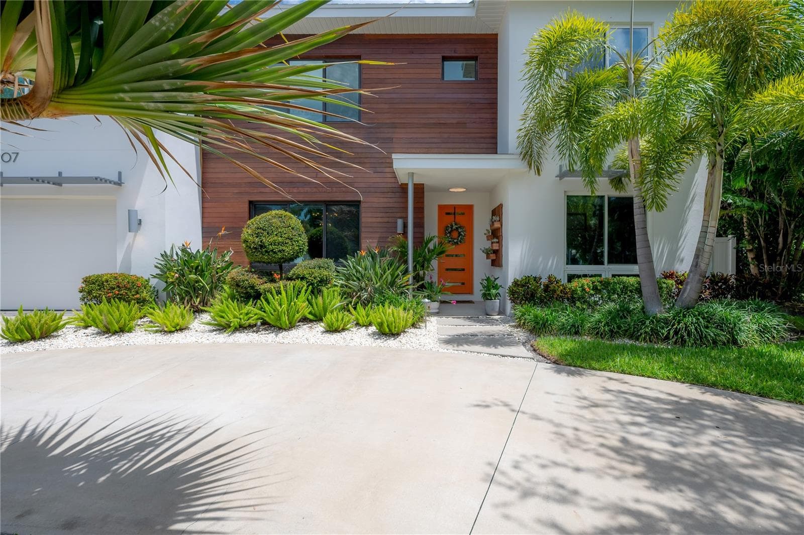 Single Family Residence at 4207 W JETTON AVE, TAMPA, photo 8 of 55