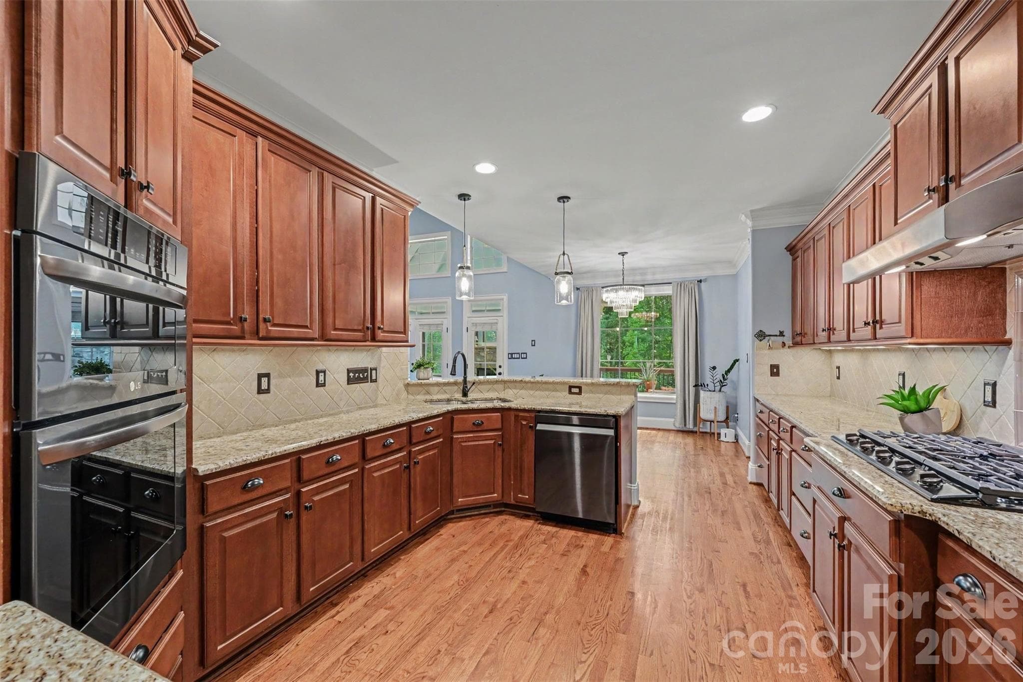 Gourmet Chef's Kitchen - 470 Swift Creek Cove, Lake Wylie