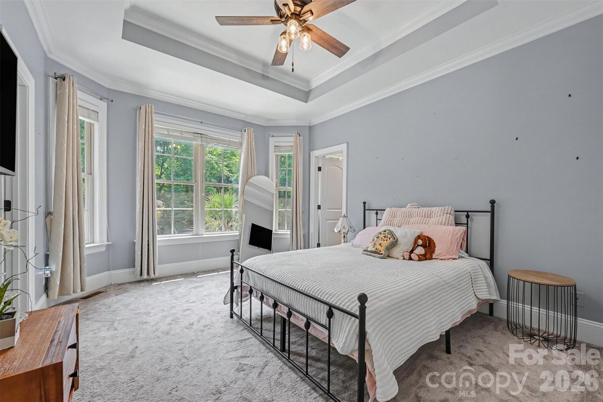 Main Floor Bedroom with Full Bath and Custom Closet - 470 Swift Creek Cove, Lake Wylie